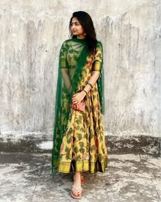 Long Frock Models, Long Skirt Top Designs, Frock Models, Dress Designs For Stitching, Keep Me Stylish, Kalamkari Dresses, Indian Ethnic Fashion, Designer Anarkali Dresses