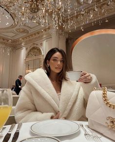 Rich Business Woman Aesthetic, Janice Joostema, Woman Motivation, Fashion Milano, Luxury Lifestyle Women, High Value Woman, Woman Aesthetic, Rich Girl Aesthetic, Rich Girl Lifestyle