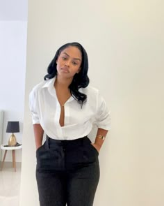 Hospitality Work Outfit, Notary Outfit, Office Casual Outfits Women Work Wear, Office Woman Aesthetic, Classy Outfits For Women Casual, Curvy Outfits Aesthetic, Office Outfits Black Women, Classy Work Outfits Women, Summer Outfits With Leggings