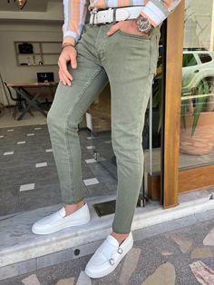 HolloMen Spring-Summer /22 Collection, features; High-quality slim-fit khaki jeans, with side pockets The pants' color is dark blue and its fabric includes 98% Cotton, 2% Elastane. Do not machine wash, dry clean only! The pants can be ironed. Turn them upside down when hanging up. Be sure to type in your height and weight for size confirmation. Casual Slim Elastane Bottoms, Summer Straight Leg Elastane Jeans, Summer Straight Leg Jeans With Elastane, Tapered Leg Elastane Jeans With Pockets, Trendy Slim Fit Jeans With Pockets, Tapered Leg Jeans With Pockets, Slim Fit Tapered Leg Elastane Jeans, Slim Fit Elastane Jeans With Tapered Leg, Slim Fit Tapered Leg Jeans With Elastane