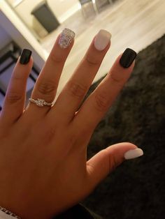 Simple Black Nail Designs Short Square, Short Natural Nails Gel Polish, Easy Short Square Nail Ideas, Black And White Short Square Nails, Cute Wedding Nail Ideas, Short Black Square Nails Designs, Black And White Nails With Glitter, Cute Prom Nails Short, Cute Short Square Acrylic Nails Simple