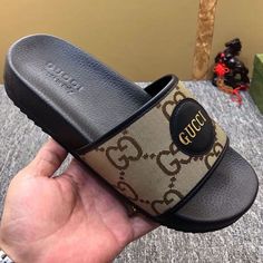 Gucci Stuff, Concrete House Design, Leather Slippers For Men, Luxury Hats, Slides Slippers, Slippers For Men, Concrete House, Man Shoes, Designer Slippers