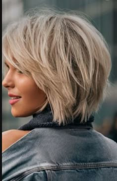 Edgy Short Haircuts, Choppy Bob Haircuts, Haircuts For Medium Length Hair, Chic Short Hair, Shaggy Short Hair, Short Shag Hairstyles, Chin Length Hair, Shoulder Hair