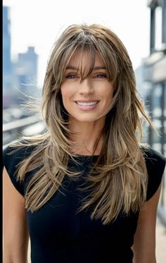 Long Steps Haircut, Hairstyles For Over 40 Women, Summer Ombre Hair, Long Layers With Bangs, Long Shag Hairstyles, Long Shag Haircut, Layered Hair With Bangs, Haircuts For Medium Length Hair