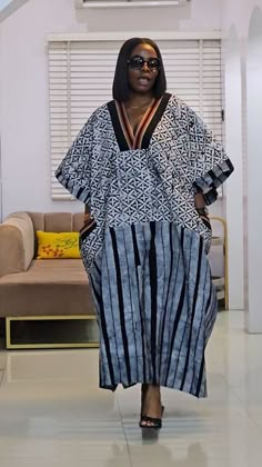 Adire Boubou Styles For Women, Adire Styles For Ladies, Adire Gown Styles, Ankara Bubu Gown Styles, Modele Wax, Short Ankara Gowns Style, Bubu Gowns, Bubu Styles, Short Ankara Gown