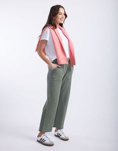 DESCRIPTION Ultra comfortable and oh-so-stylish, you'll love the Raw Edge Lounge Pant from White & Co. Crafted from super soft un-brushed French Terry, these lounge pants are an everyday must-have! These stylish pants feature an elastic waistband, relaxed straight-leg silhouette, front patch pockets and back jet pockets. Considered details like the matching drawcord, top stitch detail colour pop bar tack and raw finished hem elevate these weekend essentials. Still browsing? Discover our full range of women's clothing or explore our collection of women's pants. FEATURES & FIT Elastic waistband Matching drawcord with orange bar tack Straight leg silhouette Ankle length Front patch pockets with top stitch detail Back welt jet pockets Designed in Australia True to size Fit: Model (blonde) is u Soft-washed Pants For Spring Loungewear, Soft-washed Bottoms For Spring Loungewear, Comfy Spring Pants With Pockets, Super Soft Relaxed Fit Casual Sweatpants, Soft-washed Pants For Fall Loungewear, Soft-washed Loungewear Pants For Fall, Super Soft Casual Bottoms With Relaxed Fit, Fall Loungewear Soft-washed Pants, Casual Green Loungewear Pants