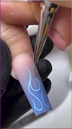 Fire Art Nails, Painted Nail Art Designs, Diy Flame Nails, Nail Flower Art Tutorials, Fire Flame Nail Design, Nail Tech Nail Designs, How To Do Flames On Nails Step By Step, Flame Nail Art Tutorial, Flame Art Nails