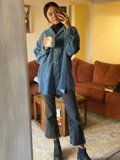 Manual Labor Outfit, Edgy Comfort Style, Humid Outfit Rainy, Oversized Button Up Jacket Outfit, Comfy Artist Outfit, Nordic Style Clothes, Button Up Shirt Outfit Long Sleeve, Dive Bar Date Outfit, Pining Ceremony Outfit