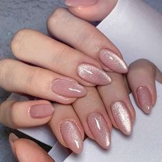 Ombre Nails Chrome Tips, Jelly Pink Chrome Nails, Short Almond Nails Cat Eye, Almond Simple Nail Ideas, Cute Nude Nails With Design, Shimmer Nails Acrylic, Summer Wedding Guest Nails, Nude And Pink Nails, Jelly Glitter Nails