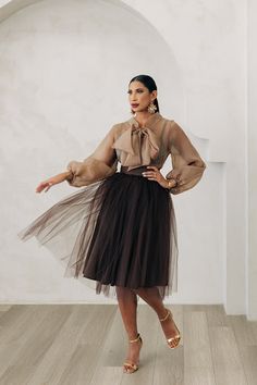 Chic Sheer Midi Skirt, Chic Tulle Skirt For Fall, Fall Tiered Tulle Skirt, Fall Party Tulle Bottoms, Tulle Skirt Dress For Fall, Flowy Tulle Skirt Dress For Fall, Fall Tulle Dress With Flowy Skirt, Fall Tulle Pleated Skirt, Fall Pleated Tulle Skirt