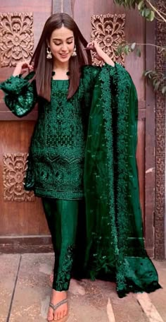 Zainab Chottani, Pakistan Dress, Pakistani Dresses Online, Iqra Aziz, Gaun Fashion, Pakistani Fashion Casual