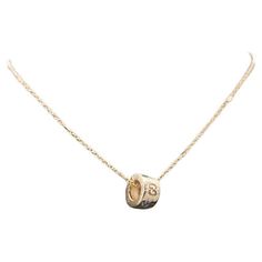 GUCCI Italian design necklace, Icon Blossom collection in gold and enamel for women. Adorned with the GG motif, the distinctive emblem of the brand. 18kt Rose Gold clasp. 7,35 grams. Measures: Chain length 44cm, Pendant width 8mm. Brand new.