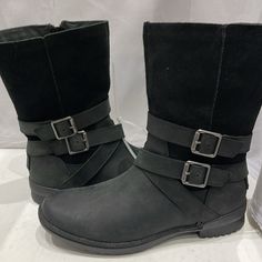 Brand New Never Worn Winter Zip Up Boots By Ugg Australia Style: Boot (1095155)) Size: 7 (New Without Box) Color: Black With Sheep Wool 100% Authentic And New So Buy With Confidence. Comes From Pet/Smoke Free Environment. Thank You For Sharing And Your Visit. Black Moto Boots For Winter Outdoor Use, Winter Moto Boots With Reinforced Toe In Black, Winter Black Moto Boots With Reinforced Toe, Biker Moto Boots For Outdoor Use In Fall, Biker Style Moto Boots For Outdoor In Fall, Biker-style Moto Boots For Outdoor Fall Activities, Biker Moto Boots For Outdoor Fall, Black Waterproof Moto Boots For Fall, Black Ankle Moto Boots With Reinforced Toe