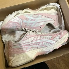 Pink White / Gently Used Can Be Cleaned For Nicer Look. Vintage Pink Asics, Nike Shoes Women Fashion, Pretty Sneakers, Dr Shoes, Trendy Shoes Sneakers, Asics Gel Kayano, Pretty Shoes Sneakers, Shoes Outfit Fashion, Sport Shoes Women