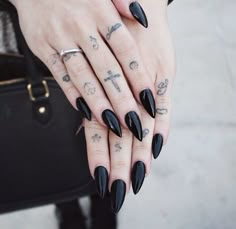 Short Black Stiletto Nails, Pointy Black Nails, Witch In The Woods, Black Stiletto Nails, Nail Piercing, Claw Nails