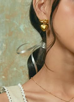 En Route Jewelry, Ribbon Heart, Gold Heart Earring, Gold Ribbon, Jewelry Lookbook, Gold Ribbons, Girly Jewelry, Dream Jewelry, Pretty Jewellery