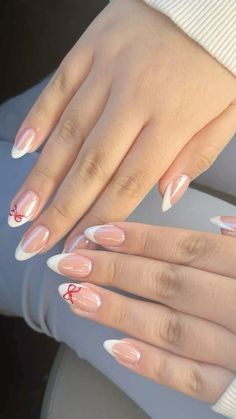 Cute Bow Christmas Nails, Chrome French Tip With Bow, Bow Nails Design French Tip, Cute Bow Nail Designs, Nails Acrylic Bow Design, Christmas Nail Inspo Acrylic Almond, French Nail With Bow, White Chrome Nails With Bow, Bow Nail Inspo Almond