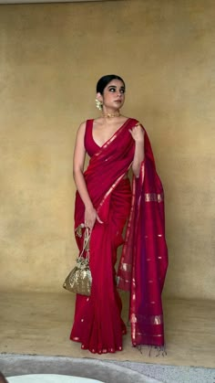 Saree Party Look, Saree Look For Party, Outfit For Wedding Reception, Reception Party Outfit, Saree Outfit Ideas, Winter Saree, Saree For Reception, Lehenga Inspiration, Orang India