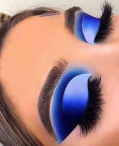 Blue Eyeshadow Makeup, Maquillage Yeux Cut Crease, Makeup News, Wedding Halloween, Eye Makeup Pictures, Best Eyeshadow, Eye Makeup Designs, Dope Makeup