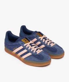 The GAZELLE INDOOR item  by  adidas which is part of the Fall Winter 2024 campaign, has arrived SVD. Navy Blue Gazelle, Unique Adidas Shoes, Blue Adidas Outfit, Blue Adidas Shoes, Adidas Gazelle Blue, Red Adidas Shoes, Dream Sneakers, Adidas Gazelles, New Balance 998