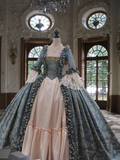 Next cosplay?? (it all hinges on the hair...) Size 32 to 35 bust.Colonial Georgian 18thc Marie Antoinette Day Court gown. Fully Corseted Blue Vintage Victorian Dress In Baroque Style, Blue Vintage Victorian Dress With Baroque Style, Blue Baroque Victorian Dress, Blue Victorian Dress With Historical Design, Blue Regency Style Victorian Dress, Marie Antoinette Victorian Dress For Theater, Court Gown, Gaun Abad Pertengahan