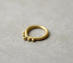 Unique Gold Ring, Minimalist Dainty Thin Geometric Gold India Dot Triangle Crown Ring, India Jewelry Silver Fir, Minimalist Diamond Rings, Delicate Engagement Ring, Unique Gold Rings, Indian Rings, Ring Indian, Drop Ring, Handmade Wedding Rings, Sculptural Jewelry