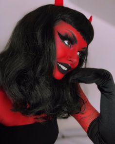 marissa ☽ on Twitter: "Hi, welcome to hell! Mind if I show you around a bit? ✨… " Creative Halloween Makeup, Makeup Clown, Halloweenský Makeup, Halloween Make-up Looks, Creepy Halloween Costumes