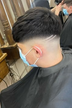 Skin Fade Long On Top, Skin Fade Haircut Men, Stylish Mens Haircuts, Undercut Fade