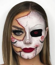 Detailed Halloween Makeup, Halloween Makeup Themes, Spooky Halloween Makeup Looks, Hard Halloween Makeup, Fantasy Halloween Makeup, Women’s Halloween Makeup, Scary Halloween Makeup Women, Easy Artistic Makeup Ideas, Cool Halloween Makeup Pretty