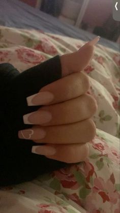 Acrylic Nails Inspo Back To School, Acrylic Nail Ideas For Back To School, Basic Acyrilics Nails, Light Nail Ideas Simple, Nails Inspo Back To School, Medium Coffin Black French Tip Nails, Classic Nails Square, Nail Inspo Mid Length, Sqared Nail