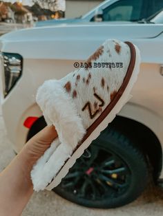 Brown Cowhide Slippers – L&L Boutique Cowhide Slippers, Brand Shapes, Cute Southern Outfits, Country Girl Look, Cowhide Boots, Western Things, Cow Slippers, Western Stuff, Cowgirl Accessories