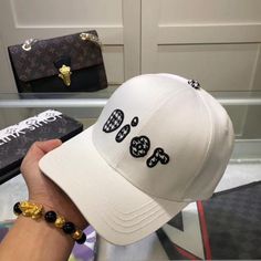 Luxury Trendy Cap, Luxury White Hats For Streetwear, Luxury Baseball Cap For Streetwear, Luxury Streetwear Hats With Embroidered Logo, Gucci Luxury Baseball Cap, Branded Caps, Luxury Hats, Hat Cap