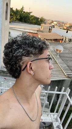 #moicano #risco #cabelo #fyp #fashion #fy Taper Fade Haircut, Taper Fade, Punk Hair, Haircuts For Curly Hair, Corte De Cabelo Masculino, Curly Hair Cuts, Fade Haircut, Dream Hair