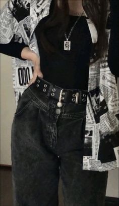 Egirl Outfits Ideas Teenage, Egirl Fall Outfit, Soft Punk Outfits Aesthetic, Soft Dark Outfits Aesthetic, Punk Rock Outfits Aesthetic, Egirl Fashion Korean, Black Grunge Aesthetic Outfit, Emo Clothing Aesthetic, Emo Inspired Outfits