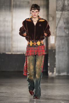 Mens Fashion Fall Winter 2023, 2010s Fashion Trends, Post Punk Fashion, Punk Fashion Men, Fashion Trends Men, 2023 Menswear Fashion Show, Urban Grunge, Henry Iv