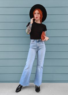 Rolla's Ankle Length Crop Eastcoast Flare in Sunshine Blue - has a high rise waist, and crop length kick flare leg - the perfect every day jean, and especially good for shortie babes! Soft denim with a hint of stretch for comfort