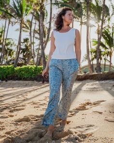 Introducing our relaxed and comfortable Reef Beachcomber Pant with an elastic waistband and side pockets – the ultimate combination of style and ease for your seaside adventures. Casual Beach Vacation Bottoms, Beachwear Bottoms For Warm Weather Vacation, Casual Beach Bottoms For Warm Weather, Casual Relaxed Fit Beach Bottoms, Casual Relaxed Fit Bottoms For Beach, Casual Beach Harem Pants, Casual Harem Pants For Beach Vacation, Casual Harem Pants For The Beach, Summer Vacation Harem Pants Ankle-length