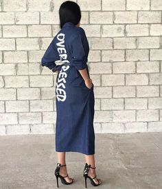 Trenchcoat with a statement back print. light denim coat OVERDRESSED street style Street Style Jacket, Denim Street Style, Jacket Long, Long Jacket, Denim Coat, Light Denim, Street Styles, Trench Coat, Street Style