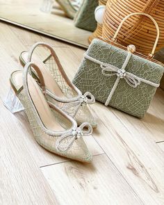 "Matching Set Green lace mules Glass Heels 7cm & Matching Clutch Shoe: Condition: 100%, soft, quality and new. Color: Green Heel: 7cm Material: Brocade & Satin Clutches: 19cm x 4cm x 15cm NOTE FOR BUYER - If the order is received, the order cannot be canceled because the order is already in production and the shipping address cannot be changed. - Due to the many variations on the monitor screen and browser, the resulting color will be different on each monitor. - To request size, color and deliv Sage Green Wedding Heels, Elegant Green Heels For Party, Chic Green Heels For Events, Elegant Green Heels For Evening, Elegant Green Heels For Events, Elegant Green Heels For Event, Elegant Green Evening Heels, Elegant Green Heels, Sage Green Wedding Shoes