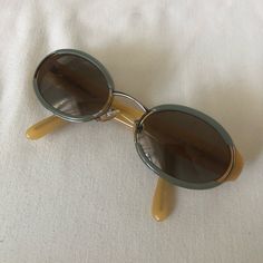 Stunning Vintage Glasses! Mustard And Sage Green In Color! Would You Like Free Shipping For This Item? Follow Me On Instagram @_thriftedbycynthia And Dm Me On Instagram If You Are Interested In Purchasing Or Have Questions About An Item. Vintage Designer Sunglasses, Fun Glasses Frames, 1920s Sunglasses, 1980s Glasses, Chunky Glasses, 60s Sunglasses, Vintage Balmain, Dream Accessories, Colorful Sunglasses