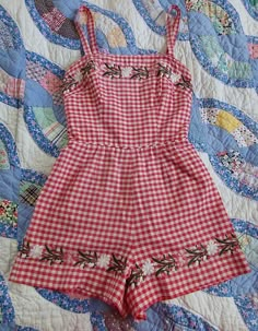 *Thrilling no longer offers free shipping for their customers. Please contact us through IG for better shipping options.super cute red and white check cotton beachwear playsuit with floral trim. adjustable straps. bodice has lining, bottom does not. rear metal zip. excellent condition, small nick out of one of the interior buttons.Measurements:Bust - ~30-32 inches good for A/B Waist - ~24 inchesHip - ~33 inchesStraps - ~16-17 adjustable Red Gingham Swimsuit, Checkered Swimwear, Red Gingham Mini Dress, Summer Gingham Tie-side Swimwear, Americana Outfits, Summer Strawberry Print Swimwear, Vintage Summer Outfits, Vintage Wardrobe, I'm With The Band