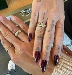 Wine Nails, Nagellack Trends, Casual Nails, Makijaż Smokey Eye, Burgundy Nails