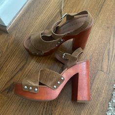 Never Worn Brown Round Toe Heels For Spring, Brown Spring Heels With Round Toe, Brown Heels With 4-inch Heel And Medium Width, Brown Ankle Strap Heels For Fall, Trendy Brown Closed Toe Heels, Brown Suede Heels With Stacked Heel, Brown Ankle Strap Sandals For Fall, Brown High Heel Sandals With 4-inch Heel, Brown Block Heel Shoes For Fall