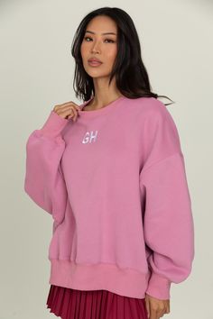 Crew Neckline Drop Shoulder Embroidered Logo Oversized Sweatshirt With Embroidered Logo For Loungewear, Relaxed Fit Top With Embroidered Logo, Relaxed Fit Top With Embroidered Logo For Loungewear, Oversized Long Sleeve Tops With Embroidered Logo, Relaxed Fit Crew Top With Embroidered Logo, Long Sleeve Tops With Embroidered Logo For Loungewear, Relaxed Fit Sweats With Embroidered Logo, Relaxed Fit Sweats With Embroidered Logo And Long Sleeves, Relaxed Fit Long Sleeve Sweats With Embroidered Logo