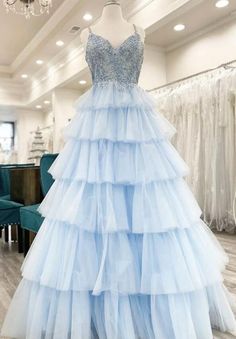 Prom Season Tulle Gown With Lace Bodice, Tulle Gown With Lace Bodice For Prom Season, Tulle Gown With Lace Bodice For Prom, Quinceanera Evening Dress With Tulle Skirt For Prom Season, Quinceanera Floor-length Gown With Tulle Skirt, Organza Ball Gown With Lace Bodice For Prom, Floor-length Tulle Gown For Quinceanera, Quinceanera Tulle Floor-length Gown, Fitted Tiered Tulle Ball Gown