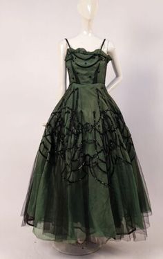 50’s Prom Dress, 1940s Ball Gown, 1940s Prom Dress, Sleeveless Sequined Ball Gown For Evenings, Tulle Full Skirt Evening Dress, Vintage Ball Gown Dresses For Gala, Evening Tulle Dress With Full Skirt, 1950s Evening Dresses With Fitted Bodice, Vintage Ball Gown For Gala Evening