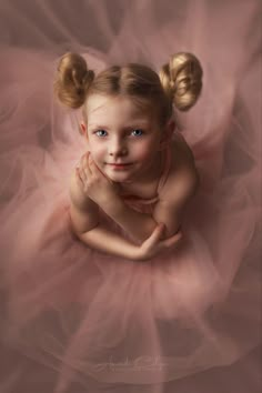 Kids Portrait Studio, Personality Portraits, Heirloom Portraits, Art Portrait Photography, Fine Art Portrait Photography, Ballet Poses, Classic Portraits, Fine Art Portraiture