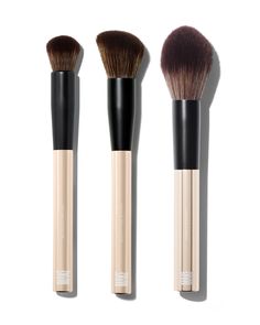 All of our incredible Makeup Brushes in one kit! INCLUDES:The Blending BrushThe Sculpting BrushThe Powder Brush Essential Makeup Brushes, Makeup Brushes Guide, Best Drugstore Makeup, Best Makeup Brushes, Basic Makeup, Make Up Brushes, Beauty Guide, Make Beauty, Makeup Bundles