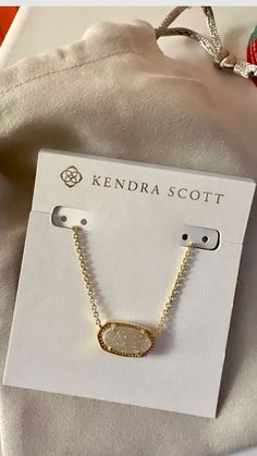 Kendra Scott Wedding Ring, Kendall Scott Necklace, Kate Spade Necklace Kendra Scott, Gold Jewelry Kendra Scott, Kendra Scott Jewelry Aesthetic, Cute Kendra Scott Necklace, Kender Scott Necklaces, Kendra Scott Necklace Aesthetic, Gold Kendra Scott Necklace