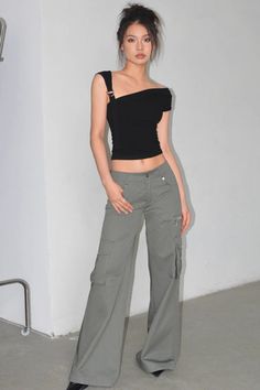 Item Type: Bottoms. Material: CottonPattern: PlainColor: Army greenSize: S.M.L  Size (CM): Length Hip Waist S 104 98 70 M 105 102 74 L 106 106 78 Cargo Wide Leg Pants, Leg Pants, Fashion Inspo Outfits, Wide Leg Pants, Wide Leg, Fashion Inspo, Pants, Outfit Inspo, Quick Saves